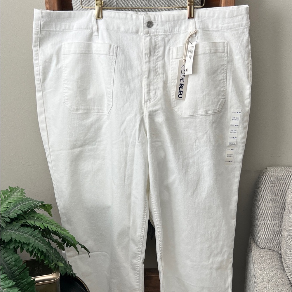 Code Bleu Bright White Wide Leg Crop Pants, Size 22W, NWT, Quality Material